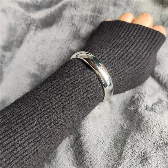 Polished Chunky Twisted Hinged Waterdrop Bangle Bracelet for Women - Picture 1 of 5